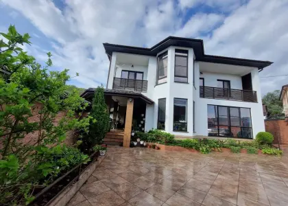 Дом, 263 м² - фото 1