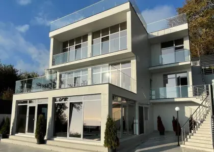 Дом, 302 м² - фото 1