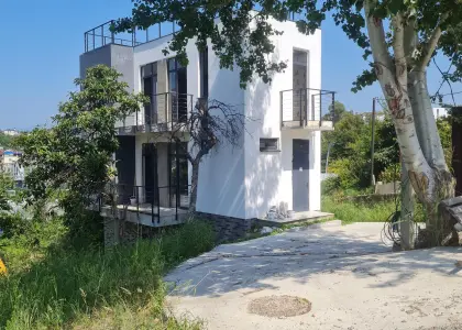 Дом, 180 м² - фото 1