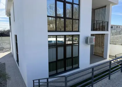 Дом, 200 м² - фото 1