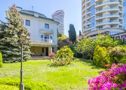 Элитный дом в центре Сочи! - фото 1