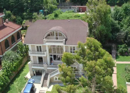 Дом, 425 м² - фото 1