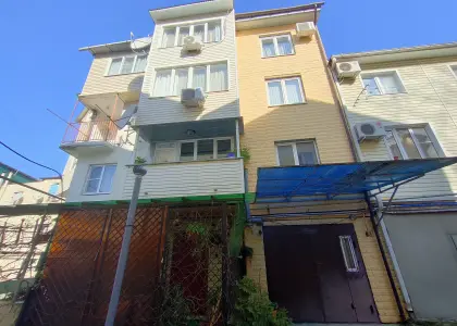 Жилой гараж  с коммуникациями - фото 1