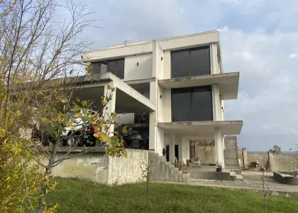 Дом, 295.7 м² - фото 1