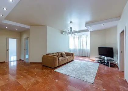 3- комнатная квартира с дизайнерским ремонтом и видом на море! - фото 1