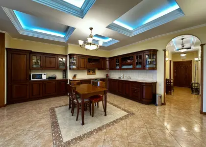 3-комнатная квартира, 171.8 м² - фото 1