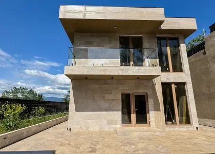 Дом, 220 м² - фото 1