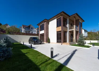 Дом, 200 м² - фото 1