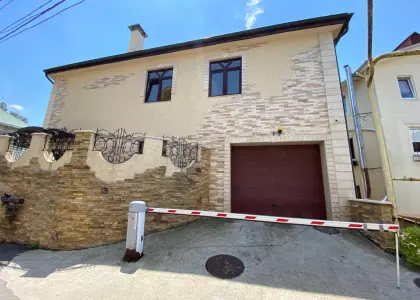 Дом, 800 м² - фото 1