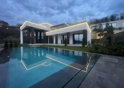 Дом, 300 м² - фото 1