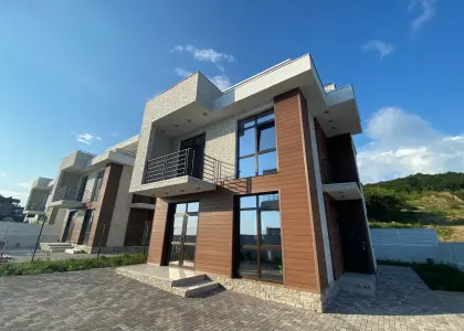 Дом, 180 м² - фото 1