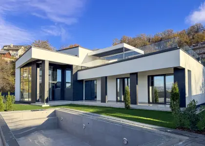 Дом, 300 м² - фото 1