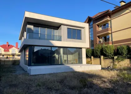 Дом, 300 м² - фото 1