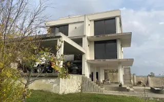 Дом, 295.7 м² - фото 1