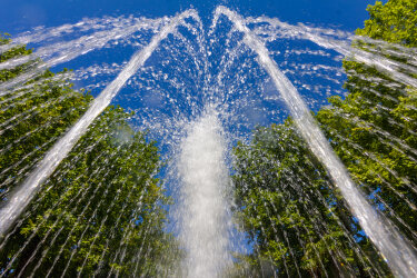 фонтан в парке Ривьера